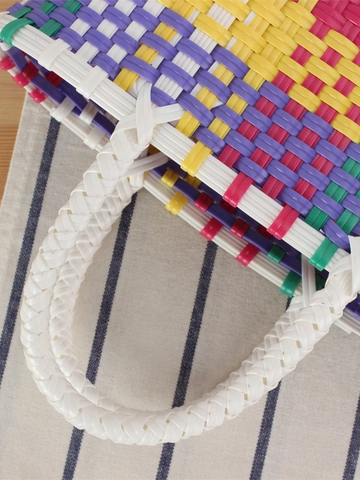 Sac à Main en Plastique PVC Tissé Coloré Fait à la Main pour Femmes Petit Sac Carré pour Pique-nique Plage Panier de Courses Extérieur