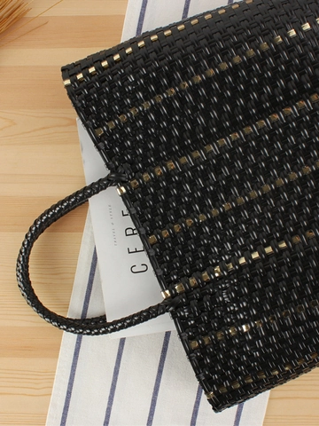 Borsa A Mano Cesto In Plastica Intrecciata A Mano Grande Capacità Borsa Tote Da Spiaggia Casual Con Decorazione Borchie In Metallo Per Donna
