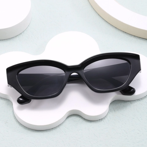 Fashion Cat Eye Sunglasses Chunky PC Frame UV400 Protection Vintage Retro Eyewear For Trendy Women