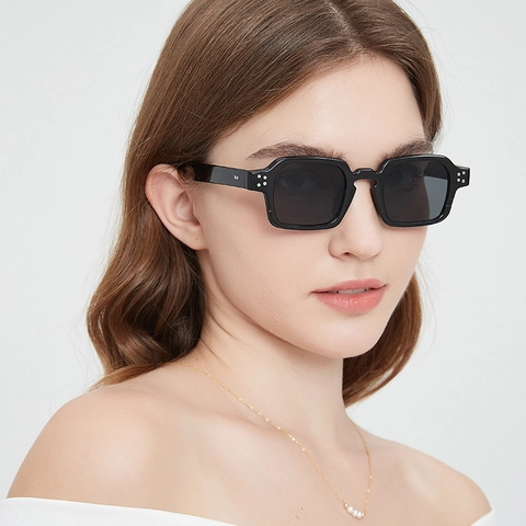 Lunettes De Soleil Carrées Vintage Monture PC Protection UV400 Décor De Rivets Mode Femmes Hommes Anti Lumière Bleue