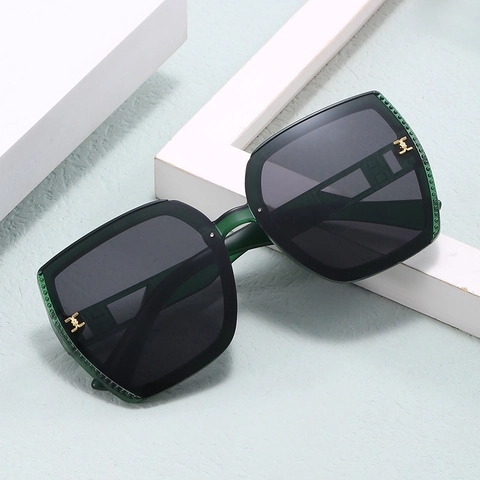 Fashion Oversized Square Sunglasses UV400 Protection PC Frame Hollow Temples Trendy Shades For Women And Men