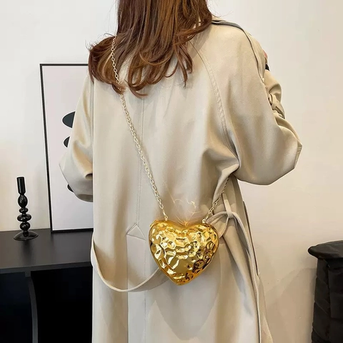 Heart Shaped Evening Bag Acrylic Hard Shell Hammered Texture Metallic Chain Strap Small Clutch Purse For Party Wedding