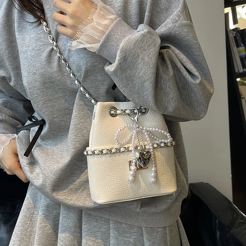 Mini Bucket Bag PU Leather Litchi Grain Artificial Pearl Bow Heart Charm Chain Strap Crossbody Shoulder Handbag Trendy Elegant