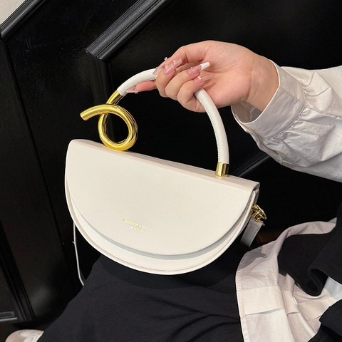 Borsa A Tracolla A Sella In Pelle PU Alla Moda Con Manico In Anello Di Metallo Dorato Borsa A Mano Mezzaluna Per Donna
