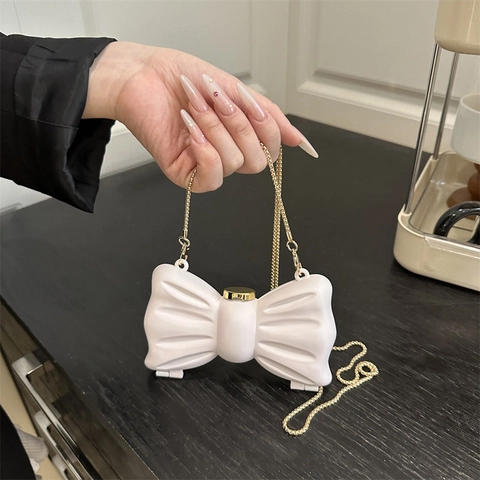 Mini Sac De Soirée Pour Femmes Avec Nœud Pochette Coque Rigide En PVC Mat Avec Chaîne Dorée Élégant Petit Sac À Main