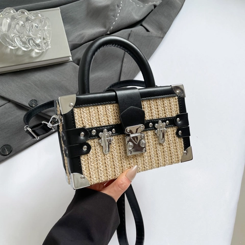 Sac À Bandoulière Boîte En Paille Tissée Rétro Avec Bordure En Cuir PU Coins Métalliques Rivet Sac À Main Pour Femmes
