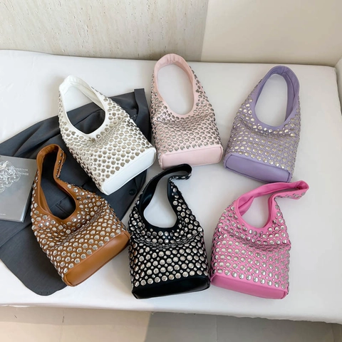 Borsa Hobo Da Donna In Pelle PU Con Borchie In Metallo Argentato Stile Punk Borsa A Spalla Sottobraccio Trendy