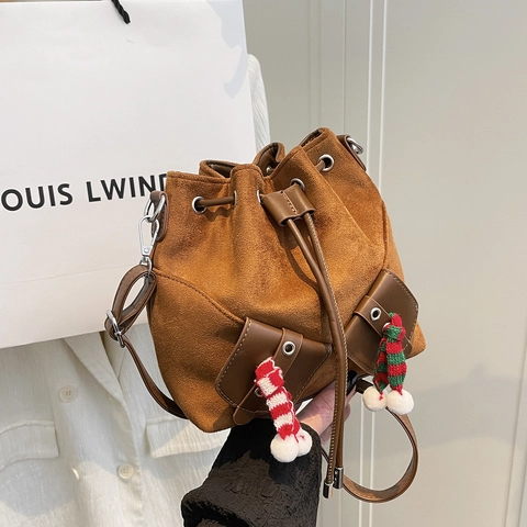 Vintage Women Suede Bucket Bag Retro Drawstring Crossbody Bag Festive Christmas Charm Shoulder Bag Maillard Style Handbag