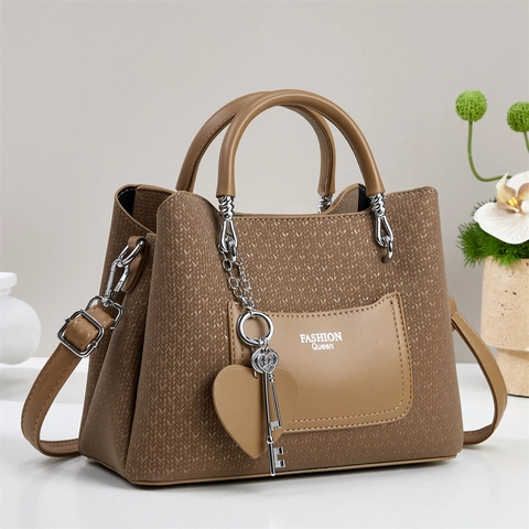 Sac À Main Femme En Cuir PU À Texture Tissée Avec Pendentif Coeur Clé Sac À Bandoulière Bandoulière Style Coréen Décontracté