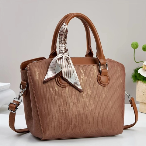 Sac À Main Femme Rétro Cuir PU Rayures Verticales Sac Bandoulière Avec Décoration Foulard Style Élégant Navette