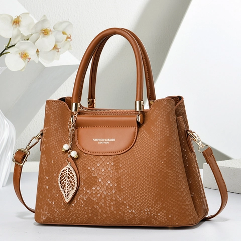 Elegante Bolso De Mano Para Mujer Patrón Piel De Serpiente Cuero PU Colgante Hoja Dorada Perla Artificial Bolso Al Hombro Minimalista