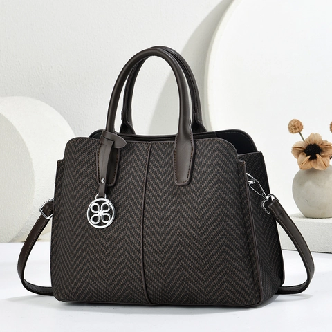 Women Herringbone Pattern Handbag PU Leather Chic Shoulder Bag With Silver Pendant Modern Office Travel Crossbody Bag