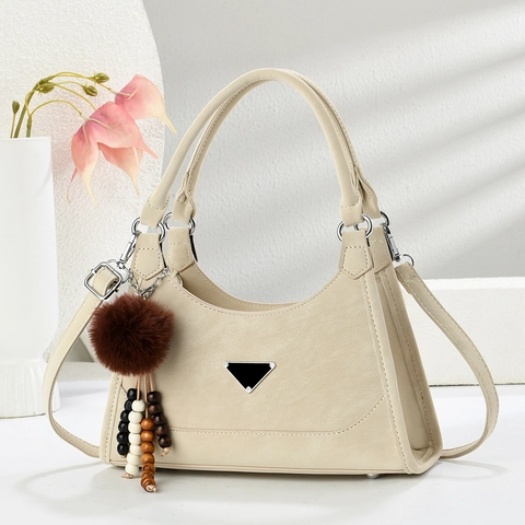 Sac À Épaule En Cuir PU Vintage Pour Femmes Sac À Main Minimaliste Avec Pompon En Peluche Bandoulière Réglable Style Urbain