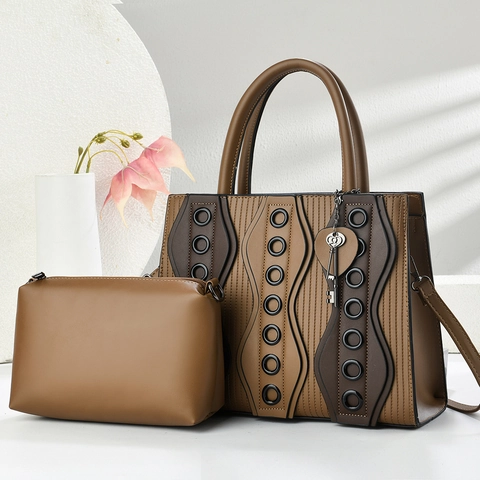 Borsa Tote in Pelle PU Minimalista Con Pochette Decorazione Con Rivetti Pendente a Chiave di Cuore Grande Capacità Donna Borsa a Mano