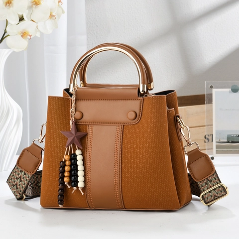 Borsa A Spalla Da Donna In Pelle PU Intrecciata A Mano Con Manico In Metallo Circolare Tracolla Larga Etnica Ciondolo Stella