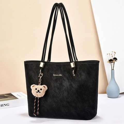 Borsa Tote Da Donna Minimalista Di Grande Capacità In Pelle PU Stile Pendolare Con Accessorio Pendente Orsetto Di Peluche