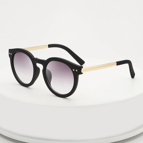 Retro Round Sunglasses With PC Frame Metal Temples AC Lens Vintage Oversized UV400 Protection Fashion Eyewear