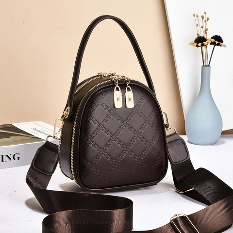 Women Quilted PU Leather Shoulder Bag With Wide Strap Gold Hardware Elegant Crossbody Handbag Top Handle Chic