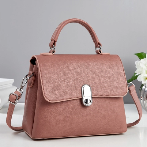 Bolso de Hombro Minimalista para Mujer en Cuero con Grano de Guijarro Asa Superior Cierre Plateado Bolso Cuadrado con Solapa