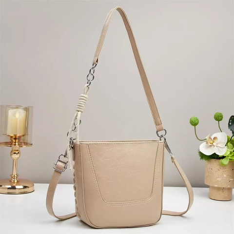 Vintage Women Bucket Bag PU Leather Oil Wax Texture Adjustable Strap Woven Knot Decor Shoulder Crossbody Bag Minimalist