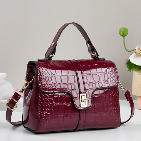 Women Handbag Crocodile Pattern Glossy PU Leather Crossbody Shoulder Bag Gold Lock Handle Adjustable Strap Urban Style