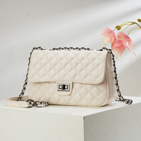 Women Quilted PU Leather Shoulder Bag With Metal Chain Strap Rhombic Pattern Turn Lock Elegant Crossbody Bag