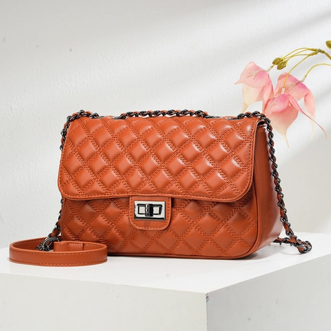 Women Quilted PU Leather Shoulder Bag With Metal Chain Strap Rhombic Pattern Turn Lock Elegant Crossbody Bag
