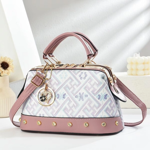 Borsa Boston Pelle PU Jacquard Motivo Geometrico Borchie Ciondolo Cuore Tracolla Elegante Per Donne
