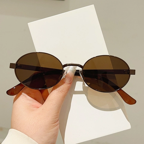 Lunettes De Soleil Ovales Rétro Monture Métallique Fine Protection UV400 Accessoire De Mode Vintage Femmes Hommes Style