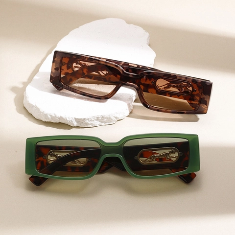 Occhiali Da Sole Rettangolari Retro Montatura Quadrata Decorazione Pantera In Metallo Lenti PC Sfumate Moda Per Uomo Donna