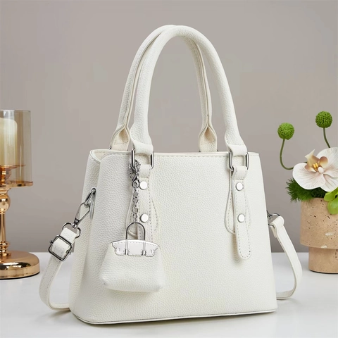 Sac À Main Pour Femmes En Cuir PU Texturé Litchi Avec Mini Charme Sac À Bandoulière Élégant Et Simple Pour Le Quotidien