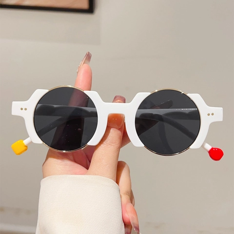 Round Sunglasses Retro Fashion PC Frame UV400 Protection Contrast Color Temples Hip Hop Style Eyewear