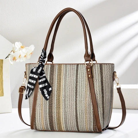 Gestreifte Gewebte Tragetasche Große Kapazität PU Leder Handtasche Für Damen Strandurlaub Bohemian Stil Mit Dekorativem Schal