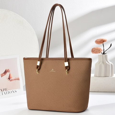 Women Large Capacity Tote Bag PU Leather Woven Texture Handbag With Polyester Lining And Golden Alloy Hardware For Daily
