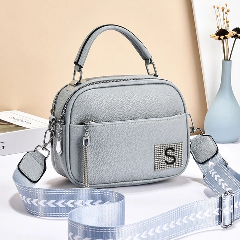 Women Crossbody Handbag PU Leather Lychee Pattern Rhinestone S Letter Tassel Wide Woven Strap Double Zipper