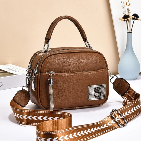 Women Crossbody Handbag PU Leather Lychee Pattern Rhinestone S Letter Tassel Wide Woven Strap Double Zipper