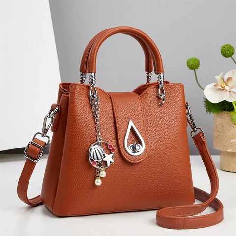 Bolso De Mano Para Mujer De Cuero PU Con Textura De Lichi Elegante Bolso De Hombro Y Bandolera Con Colgante De Concha Perla Artificial Cierre