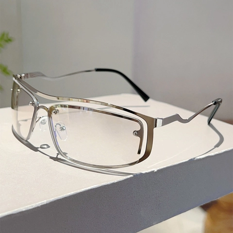 Lunettes De Soleil En Métal Irrégulières Y2K Femmes Cadre Évidé Double Pont UV400 Style Futuriste Cyberpunk Accessoire