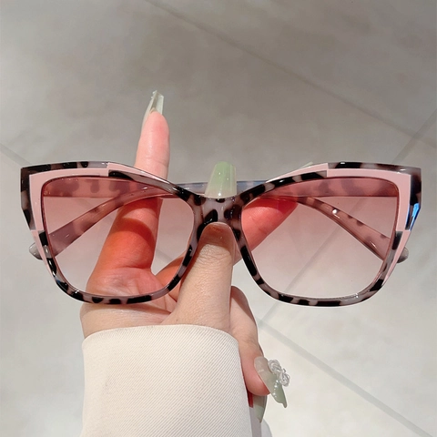 Mode Lunettes De Soleil Œil De Chat Pour Femmes Rétro Oversized UV400 Verres Dégradés Monture PC Splicing Trendy Accessoires