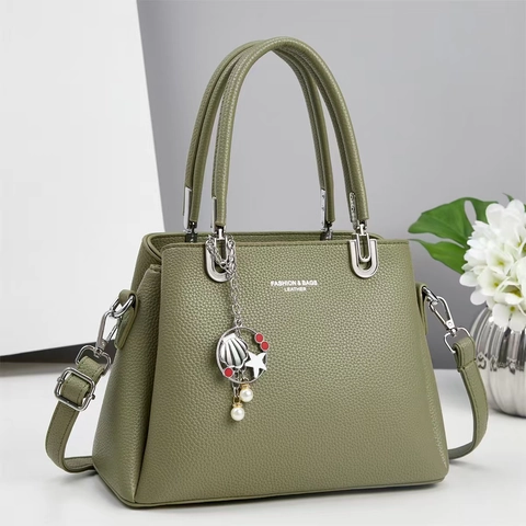 Bolso de Mano de Cuero PU con Grano de Litchi para Mujer Gran Capacidad Bolso de Hombro con Colgante de Concha Estrella Perla Artificial