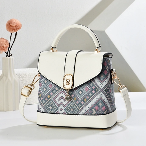 Borsa A Secchiello Retro Motivo Geometrico Etnico Borsa A Mano Pelle PU E Tessuto Mini Borsa A Tracolla Con Chiusura Orso