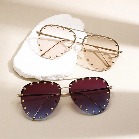 Aviator Zonnebril Metalen Frame Klinknagel Decor UV400 Bescherming Gradiënt Lens Retro Punk Mode Unisex Brillen