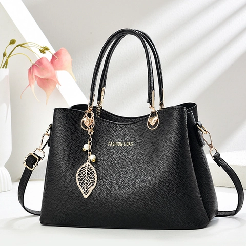 Borsa A Mano Donna Pelle PU Motivo Litchi Borsa A Tracolla Con Pendente Foglia Metallo Perla Artificial Elegante Versatile