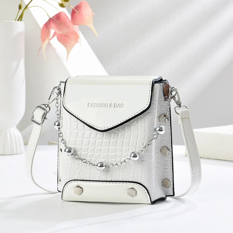 Women PU Leather Crossbody Bag Crocodile Pattern Small Square Shoulder Bag With Metal Chain And Rivets