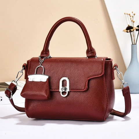 Women Litchi Grain PU Leather Handbag With Mini Bag Charm Elegant Top Handle Crossbody Bag Silver Twist Lock Chic