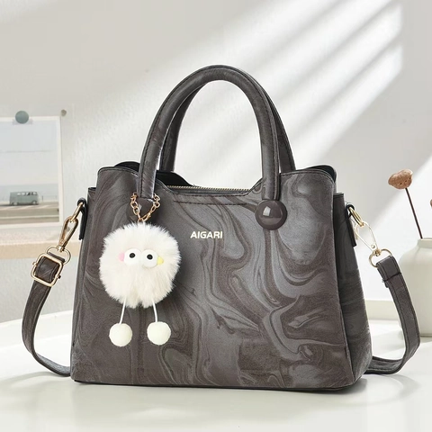 Borsa Da Donna Motivo Marmo Pelle PU Grande Capacità Borsa A Tracolla Moda Pendolarismo Con Ciondolo In Peluche