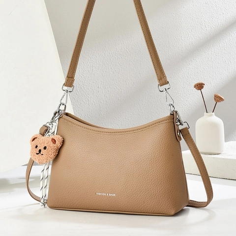 Damen Schultertasche Aus PU Leder Hobo Tasche Große Kapazität Lychee Textur Umhängetasche Mit Plüschbär Anhänger