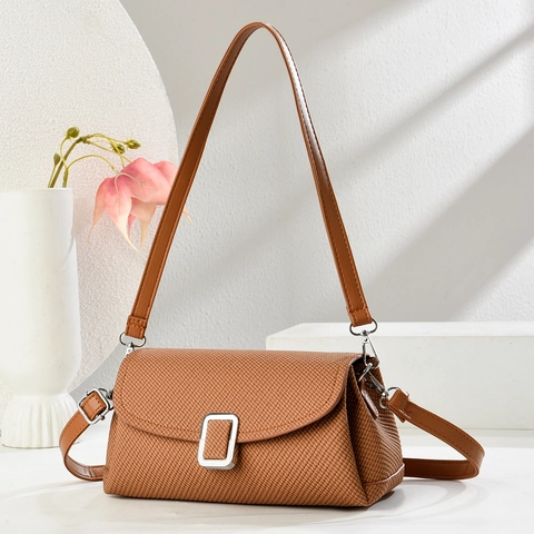 Borsa A Spalla Da Donna Pelle PU Trama Intrecciata Strutturata Chic Quotidiana Tracolla Con Fibbia In Metallo Argentato