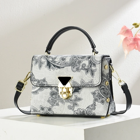 Women Paisley Print PU Leather Handbag Vintage Bohemian Top Handle Bag With Removable Strap Metal Triangle Lock