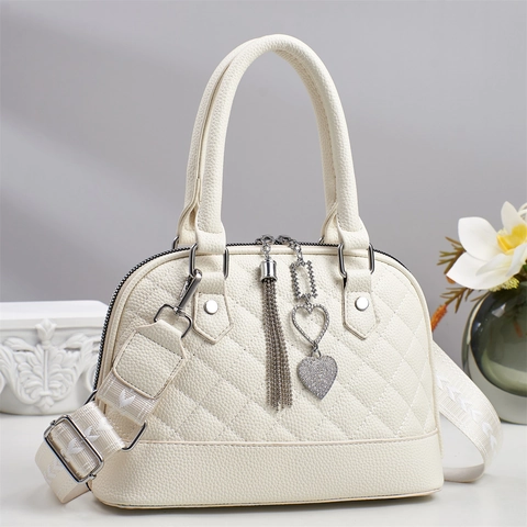 Sac À Main Femme En Cuir PU Matelassé Forme Coquille Bandoulière Breloque Cœur Gland Large Sangle Simple Versatile Mode